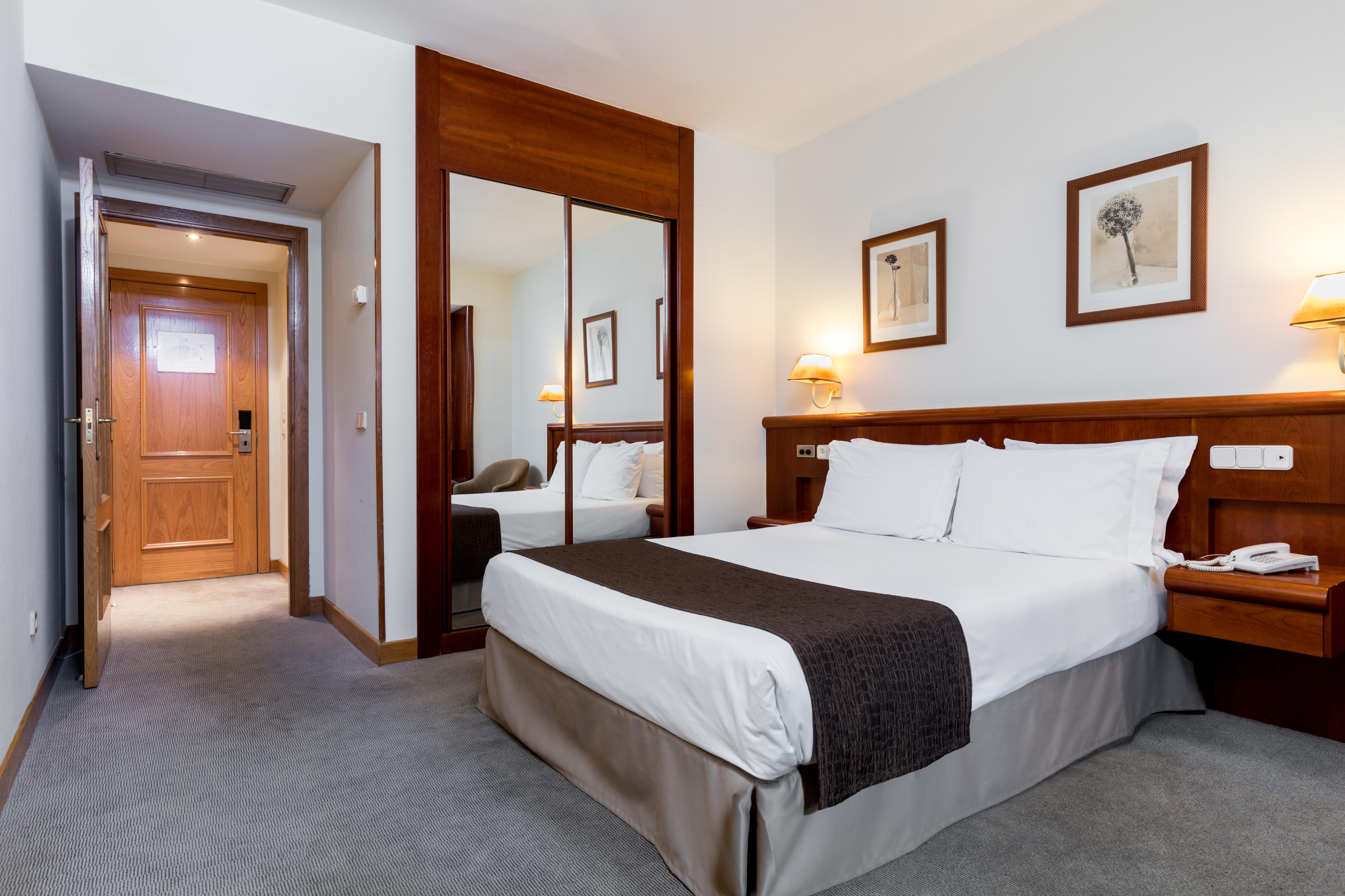 Rafaelhoteles Ventas (Adults Only) Madrid Exterior foto