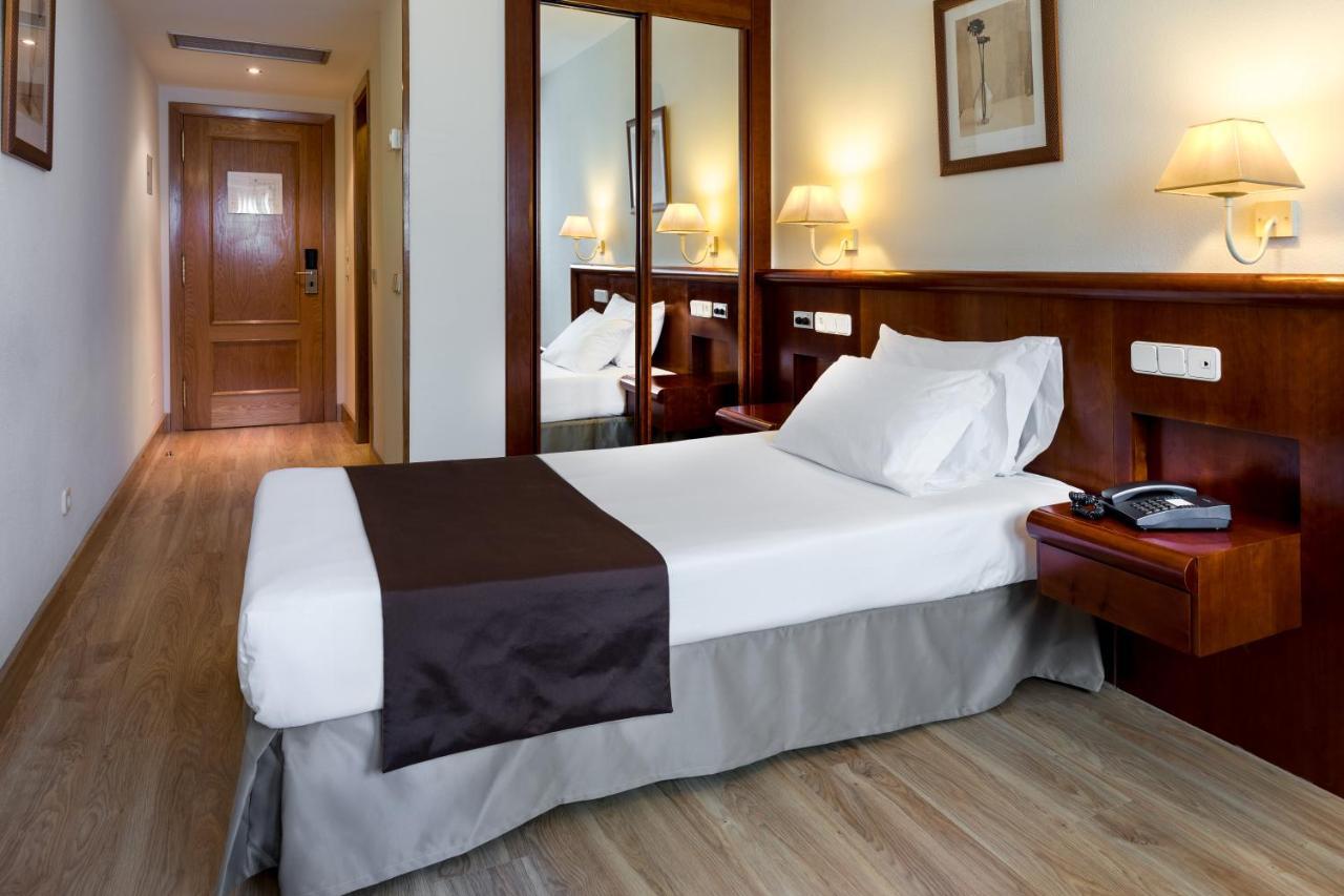 Rafaelhoteles Ventas (Adults Only) Madrid Exterior foto
